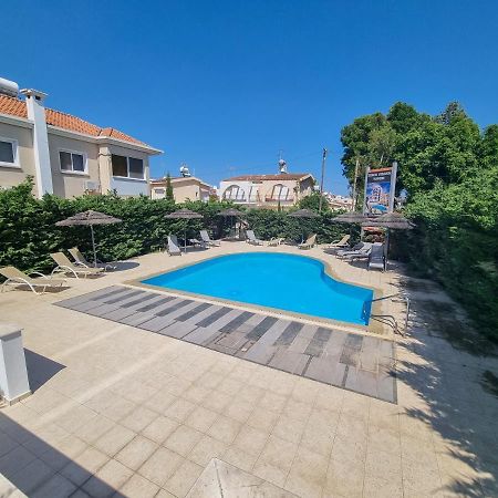 Shades Of Blue Apartment Larnaca Buitenkant foto
